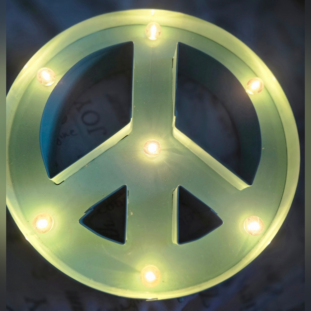 Peace Sign Light Up Wall Decor